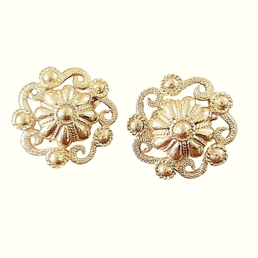 Crown Trifari Vintage Clip On Gold Tone Earrings